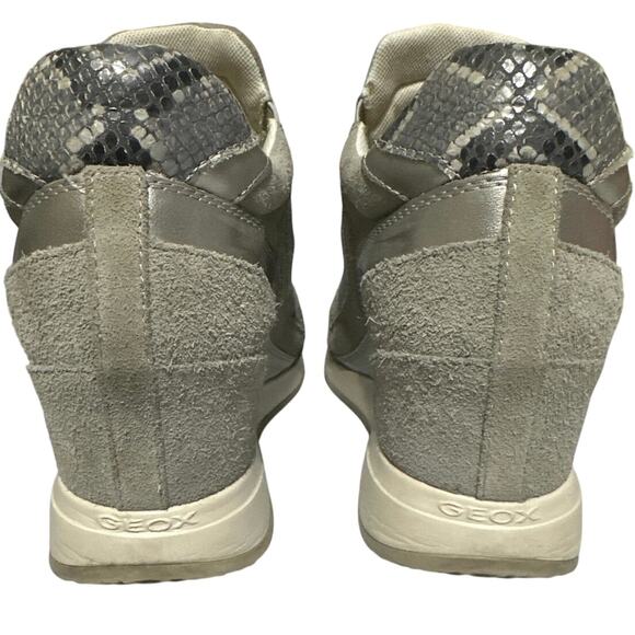 Geox Nydame wedge sneaker light grey & silver Italian suede & leather size 38=7 - Picture 4 of 12